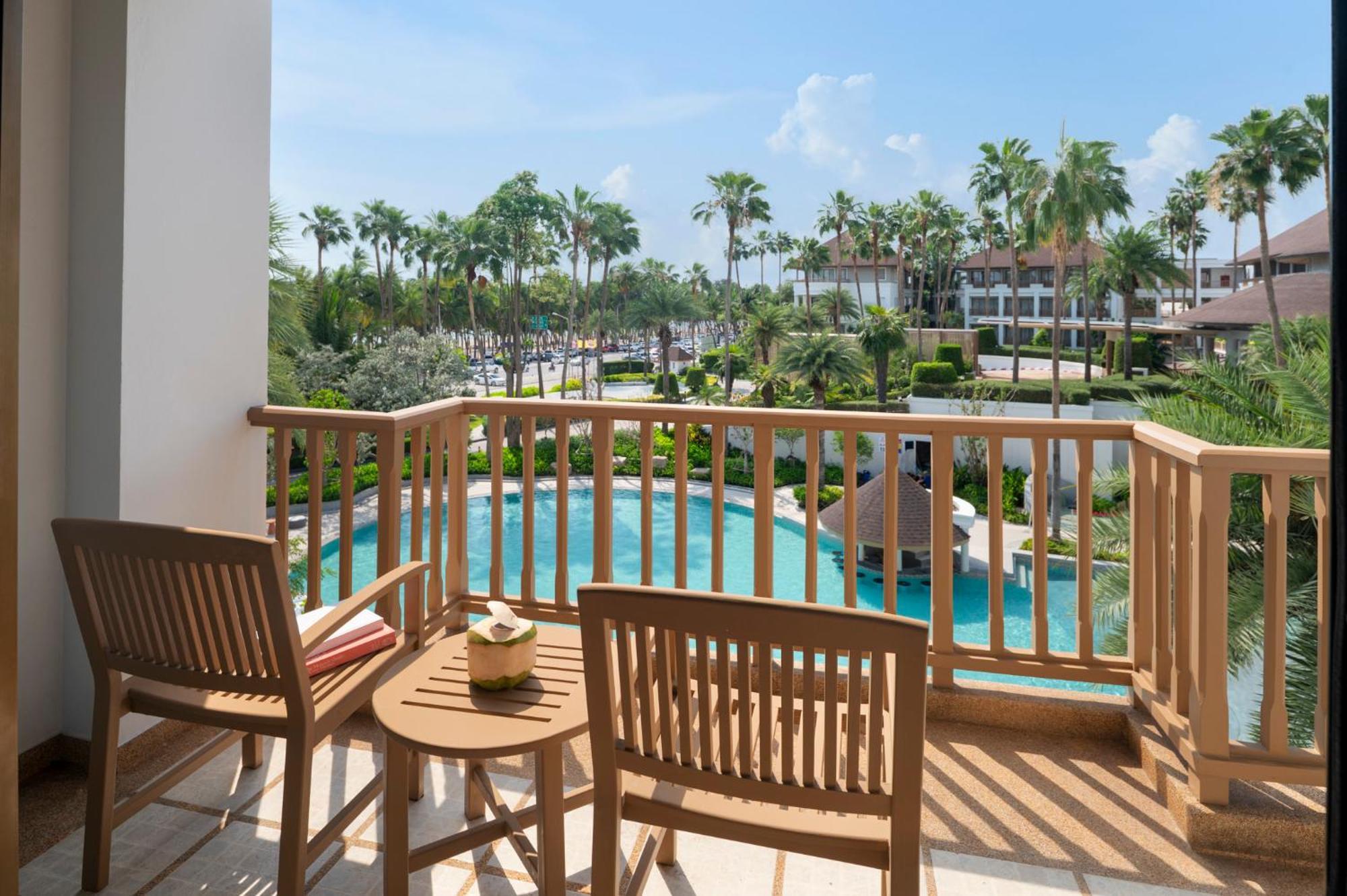 The Tide Resort Bang Saen Ngoại thất bức ảnh
