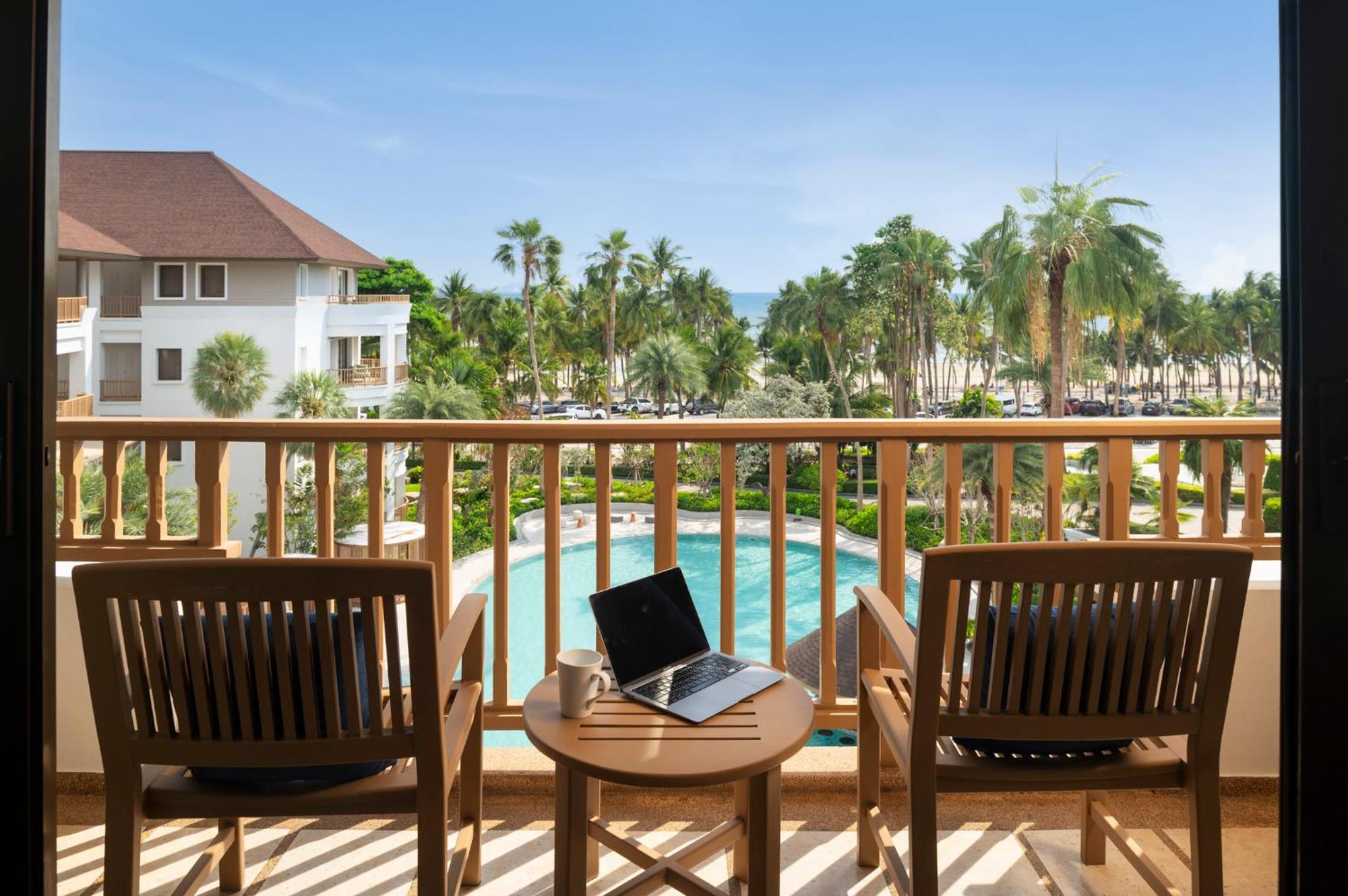 The Tide Resort Bang Saen Ngoại thất bức ảnh