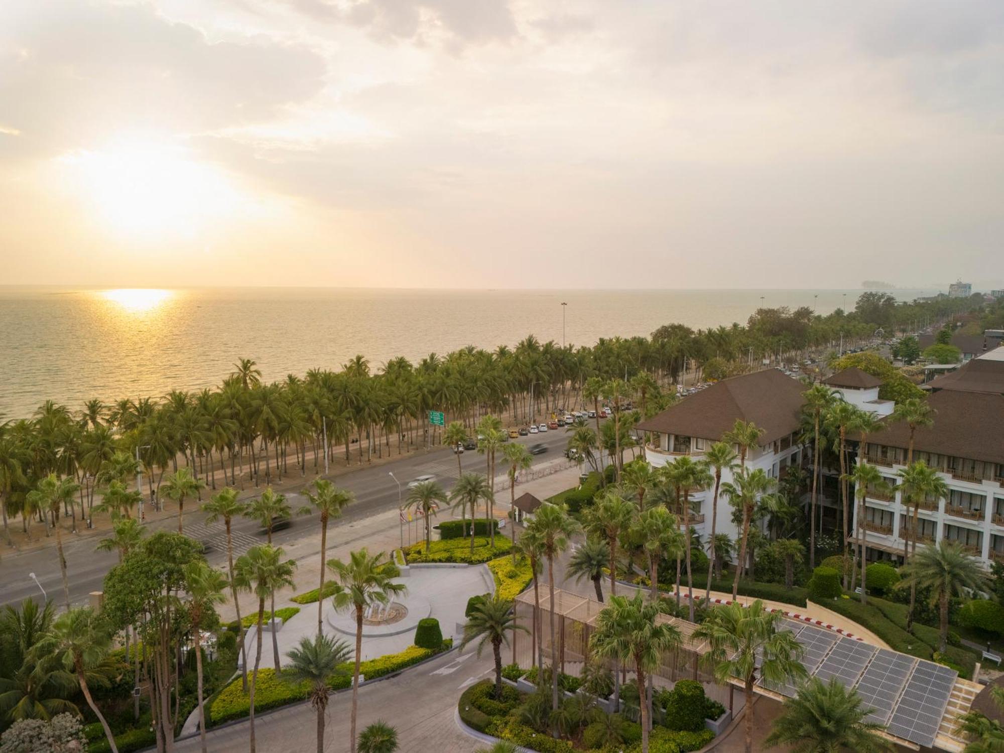 The Tide Resort Bang Saen Ngoại thất bức ảnh