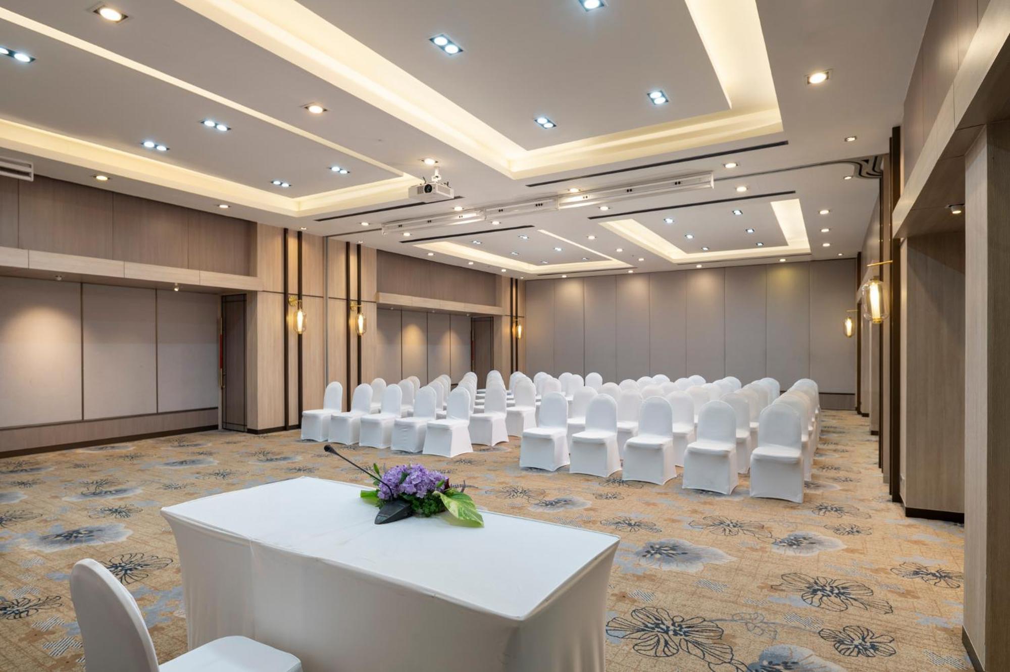 The Tide Resort Bang Saen Ngoại thất bức ảnh