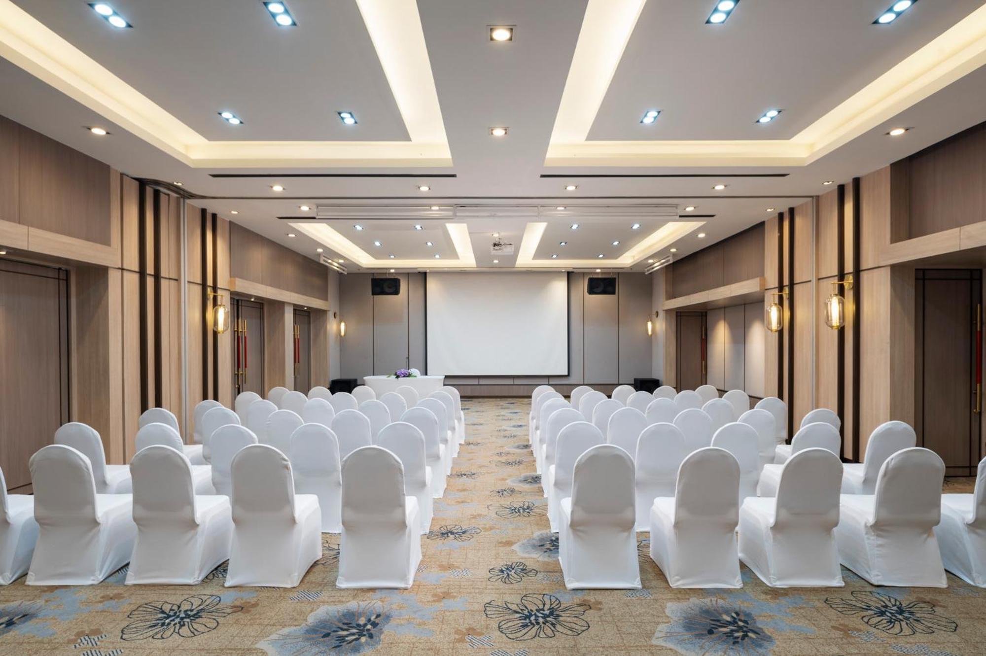The Tide Resort Bang Saen Ngoại thất bức ảnh