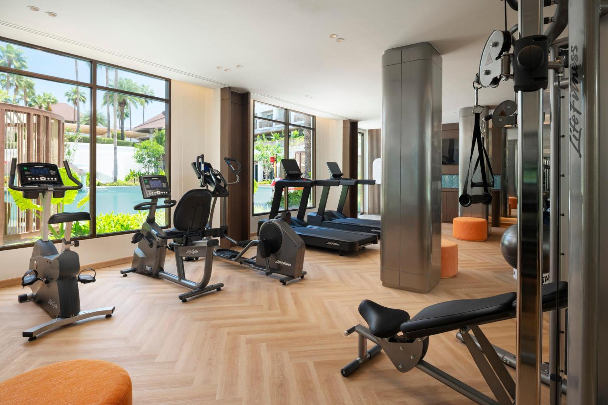The Tide Resort Bang Saen Ngoại thất bức ảnh